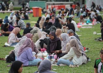 TINDAKAN mengaibkan maruah wanita di samping mengeksploitasi imej wanita sehingga anggota badan wanita dalam produk mengiklanan perlu dikenakan tindakan tegas.-GAMBAR HIASAN