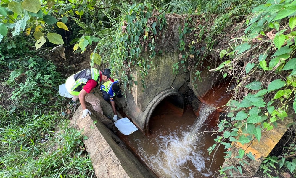 Pencemaran sungai