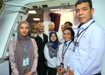 WAKIL dari Tourism Johor, Tiram Travel Sdn Bhd , Senai Airport Terminal Service Sdn. Bhd., Amal by Malaysia Airlines dan MAG pada majlis pelancaran penerbangan dari Johor Bahru ke Madinah kelmarin.