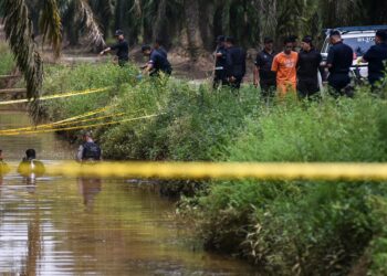 SUSPEK semalam dibawa ke lokasi utama di Kampung Sri Kledang, Hulu Selangor bagi mencari bahan bukti dipercayai barang peribadi Nur Farah Kartini.