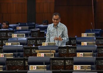 DZULKEFLY Ahmad pada sesi jawab lisan di Dewan Rakyat hari ini. -JABATAN PENERANGAN MALAYSIA