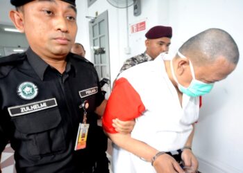 MAHKAMAH Persekutuan yang bersidang di Mahkamah Tinggi Johor Bahru menolak rayuan Azman Abd. Rahman yang didapati bersalah membunuh anak tirinya sembilan tahun lalu di Melaka.