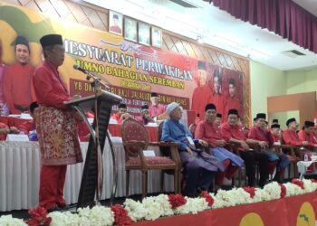 JALALUDDIN Alias sewaktu berucap merasmikan Mesyuarat Perwakilan UMNO Bahagian Seremban di Wisma UMNO Negeri Sembilan di Seremban hari ini.