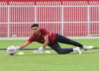 PENJAGA Gol KDN FC, Muhaimin Mohamad bakal menjadi benteng terakhir pasukannya bagi menyekat jentera serangan Kedah pada aksi Liga Super di Stadium Darul Aman malam ini.-IHSAN KDN FC