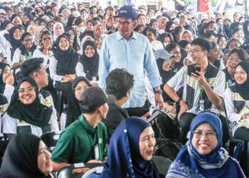 ANWAR Ibrahim ketika Program Temu Anwar Bicara Pendidikan Madani di Kolej Matrikulasi Pulau Pinang di Pongsu Seribu, Kepala Batas, Pulau Pinang, pada Ogos tahun lalu. – UTUSAN/IQBAL HAMDAN
