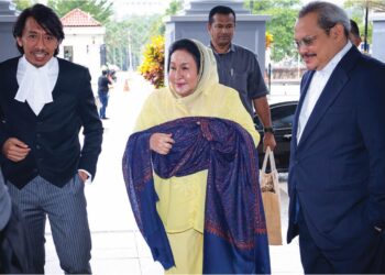 ROSMAH Mansor tiba di Mahkamah Tinggi Kuala Lumpur bagi penghujahan untuk menggugurkan pertuduhan AMLA dan gagal mengisytiharkan pendapatan kepada LHDN. – UTUSAN/SADDAM YUSOFF