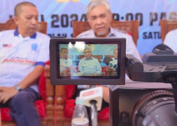 AHMAD Zahid Hamidi semasa sidang media selepas merasmikan Sambutan Karnival Kerjaya dan Sukan Anak Muda Madani 1.0 di Padang Sekolah Sultan Ibrahim 1, Pasir Mas, Kelantan hari ini-UTUSAN/YATIMIN ABDULLAH.