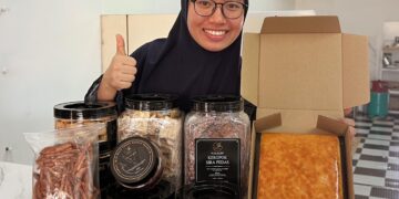 nurul Syima’ Mat Nah kini merupakan usahawan bagi beberapa produk antaranya keropok sira pedas, kek butter dan biskut.