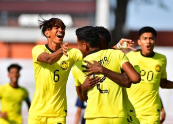 SKUAD bawah 19 (B-19) negara membelasah Brunei 11-0 dalam aksi pertama Kejuaraan B-19 ASEAN di Stadium Gelora 10 November, Surabaya, hari ini. - IHSAN FAM