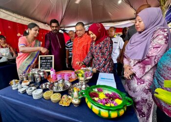 TUANKU Syed Faizuddin Putra Jamalullail merasmikan majlis sambutan Minggu Perpaduan 2024 Peringkat Perlis di Kuala Perlis, semalam.-UTUSAN