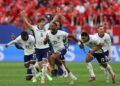PEMAIN England meraikan kejayaan mereka mara ke separuh akhir Kejohanan Eropah (Euro) 2024 setelah menewaskan Switzerland 5-3 menerusi penalti pada aksi suku akhir kejohanan. - AFP