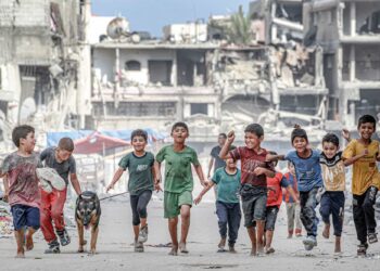 SERANGAN berterusan rejim Israel di Gaza sejak Oktober tahun lalu 
menyaksikan ramai kanak-kanak Palestin di Semenanjung itu terbunuh 
dan mengalami kecederaan. – AFP