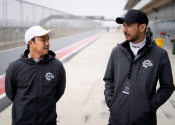 PELUMBA negara, Jazeman Jaafar (kiri) bersama rakan sepasukannya, Selim Rafique bakal beraksi di pusingan ketiga Lamborghini Super Trofeo Asia di Korea Selatan pada 18 hingga 21 Julai ini.