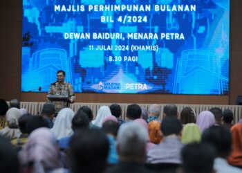 AKMAL Nasrullah Mohd Nasir pada Majlis Perhimpunan Bulanan PETRA di Putrajaya. - UTUSAN/FAIZ ALIF ZUBIR