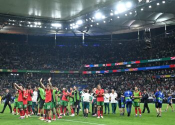 PEMAIN Portugal meraikan kejayaan mereka melepasi pusingan kalah mati Kejohanan Eropah (Euro) 2024 menewaskan Slovenia 3-0 menerusi penentuan penalti di Arena Frankfurt. - AFP