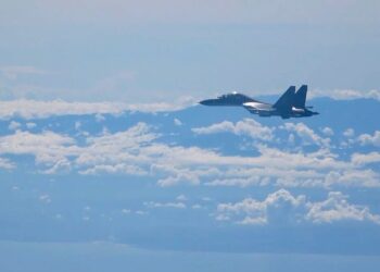 CHINA, yang mendakwa Taiwan sebahagian daripada wilayahnya, kerap menjalankan latihan ketenteraan di udara dan perairan sekitar Taiwan.- AGENSI