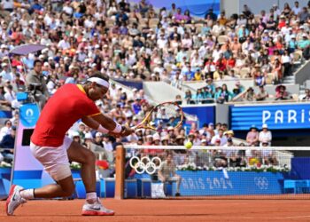 RAFAEL Nadal menewaskan wakil dari Hungary, Marton Fucsovics di pusingan pertama dalam acara tenis individu lelaki Sukan Olimpik Paris 2024. - AFP