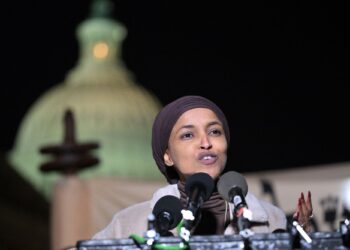 ILHAN Omar bercakap semasa sidang akhbar menggesa gencatan senjata antara Israel dan Hamas, di Capitol Hill di Washington, DC, pada 13 November 2023.-AFP