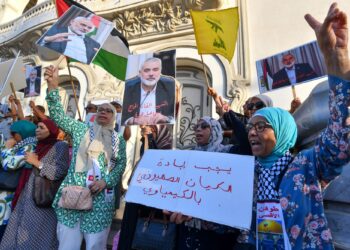 Rakyat Tunisia mengadakan demonstrasi terhadap pembunuhan pemimpin Hamas, Ismail Haniyeh di Tunis, Tunisia. - AFP