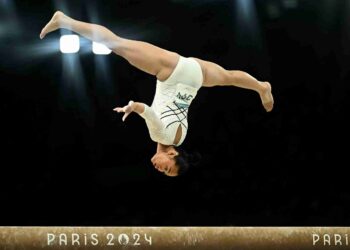 SUNISA Lee ketika bertanding dalam gimnastik artistik balok imbangan akhir wanita Sukan Olimpik Paris 2024 di Arena Bercy, semalam. - AFP