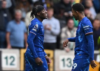 MADUEKE meledak hatrik ketika Chelsea menumpaskan Wolves 6-2, kelmarin.-AFP