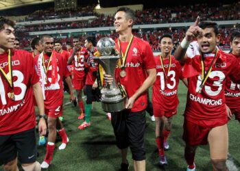 SKUAD Lions XII ketika menjuarai Liga Super pada musim 2013.