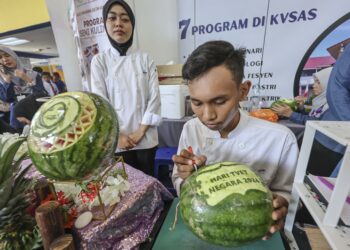 PELAJAR kolej vokasional harus dilihat sebagai aset penting dalam pembangunan ekonomi dan industri negara. – UTUSAN