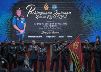 NOR Hisham Mohammad dalam Majlis Perhimpunan Bulanan Bagi Bulan Ogos 2024 di Ibu pejabat Jabatan Bomba dan Penyelamat Malaysia, Putrajaya. - UTUSAN/FAIZ ALIF ZUBIR