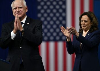 CALON Presiden Demokrat, Kamala Harris dan gandingannya, Tim Walz selepas berucap di Pusat Liacouras Temple University di Philadelphia, Pennsylvania kelmarin.- AFP