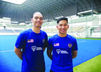 MUHAMMAD Zaimi (kanan) dan Adrian diberi kepercayaan untuk mengawal pintu gol Speedy Tigers pada Kejohanan Trofi Juara-Juara Asia 2024 di Hulunbair, Inner Mongolia, China pada 8-18 September ini. - UTUSAN/AIZAWATI AHMAD