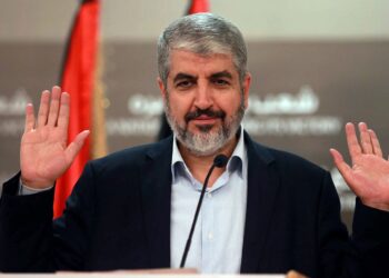 KETUA Hamas, Khaled Meshaal ketika mengadakan sidang akhbar di ibu negara Qatar, Doha, pada 28 Ogos 2014.- AFP