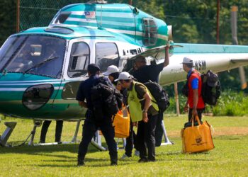 PETI undi dari Pos Gob selamat mendarat di Gua Musang, Kelantan-UTUSAN/KAMARUL BISMI KAMARUZAMAN