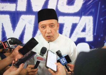 AHMAD JAZLAN YAAKUB