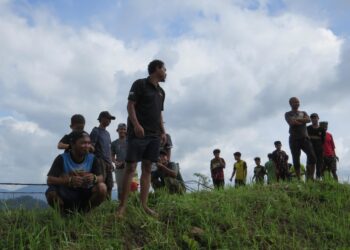 SUARA masyarakat Orang Asli tidak boleh dipandang lekeh kerana undi mereka menjadi penentu kepada kemenangan calon di PRK Nenggiri, Gua Musang, Kelantan. – UTUSAN/AIMUNI TUAN LAH