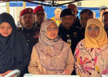 DR. ZALEHA Mustafa bercakap pada sidang akhbar di lokasi kejadian di Jalan Masjid India, Kuala Lumpur, semalam.