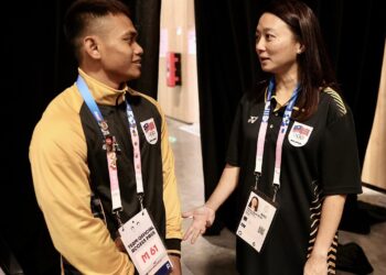 HANNAH Yeoh bercakap dengan Mohamad Aniq Kasdan  selepas acara angkat berat,Sukan Olim Paris 2024. IHSAN FB HANNAH YEOH