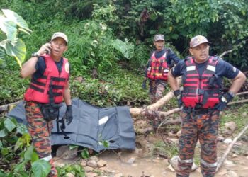 KEADAAN mayat Yaar Mohamad Rahmatullah yang ditemukan lemas setelah dihanyutkan arus deras dipercayai kepala air  di Hutan Lipur Air Terjun Sekayu, Hulu Terengganu, semalam.