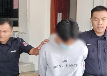 PELAJAR tingkatan tiga didakwa di Mahkamah Majistret Batu Pahat atas pertuduhan merogol rakan sebayanya, Jun lalu.