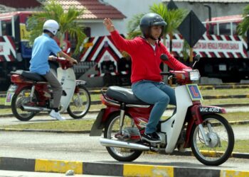 Konsep belajar untuk lulus sahaja terbukti tidak berkesan kerana jika ia berkesan, sekurang-kurangnya jumlah kemalangan jalan raya akan menunjukan penurunan.  - Gambar hiasan.