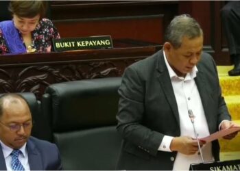 AMINUDDIN Harun sewaktu menjawab pertanyaan lisan pada Sidang  Dewan Undangan Negeri (DUN) Negeri Sembilan di Seremban, semalam.