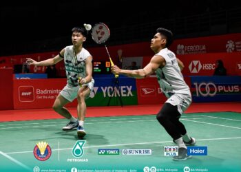 BEREGU Lelaki negara, Haikal Nazri-Choong Hon Jian berjaya mencipta kejutan dengan menewaskan juara Terbuka Jepun 2024, Goh Sze Fei-Nur Izzuddin Rumsani pada Terbuka Korea Selatan semalam.-IHSAN BAM