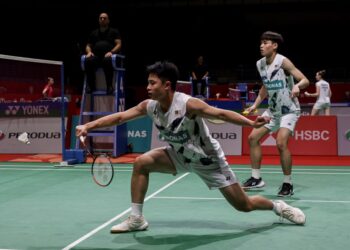 BEREGU muda, Beh Chun Meng dan Goh Boon Zhe ketika menentang pasangan senegara, Boon Xin Yuan dan Goh V Shem pada pusingan kelayakan Kejohanan Badminton Malaysia Masters 2024, di Stadium Axiata Arena, pada Mei lalu. Foto: SHIDDIEQIIN ZON