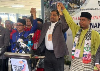 SIAPA pun antara calon Kerajaan Perpaduan, Mohd Azmawi Fikri Abdul Ghani (kiri) dan Perikatan Nasional (PN), Mohd Rizwadi Ismail dalam Pilihan Raya Kecil (PRK) Nenggiri yang berjaya memikat hati pengundi harus memperjuangkan isu kemusnahan hutan di kawasan berkenaan.