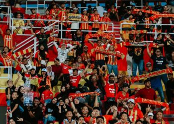 PENYOKONG Selangor sudah tidak sabar untuk menyaksikan final Piala FA berdepan JDT di Stadium Nasional Bukit Jalil.-IHSAN FB SFC