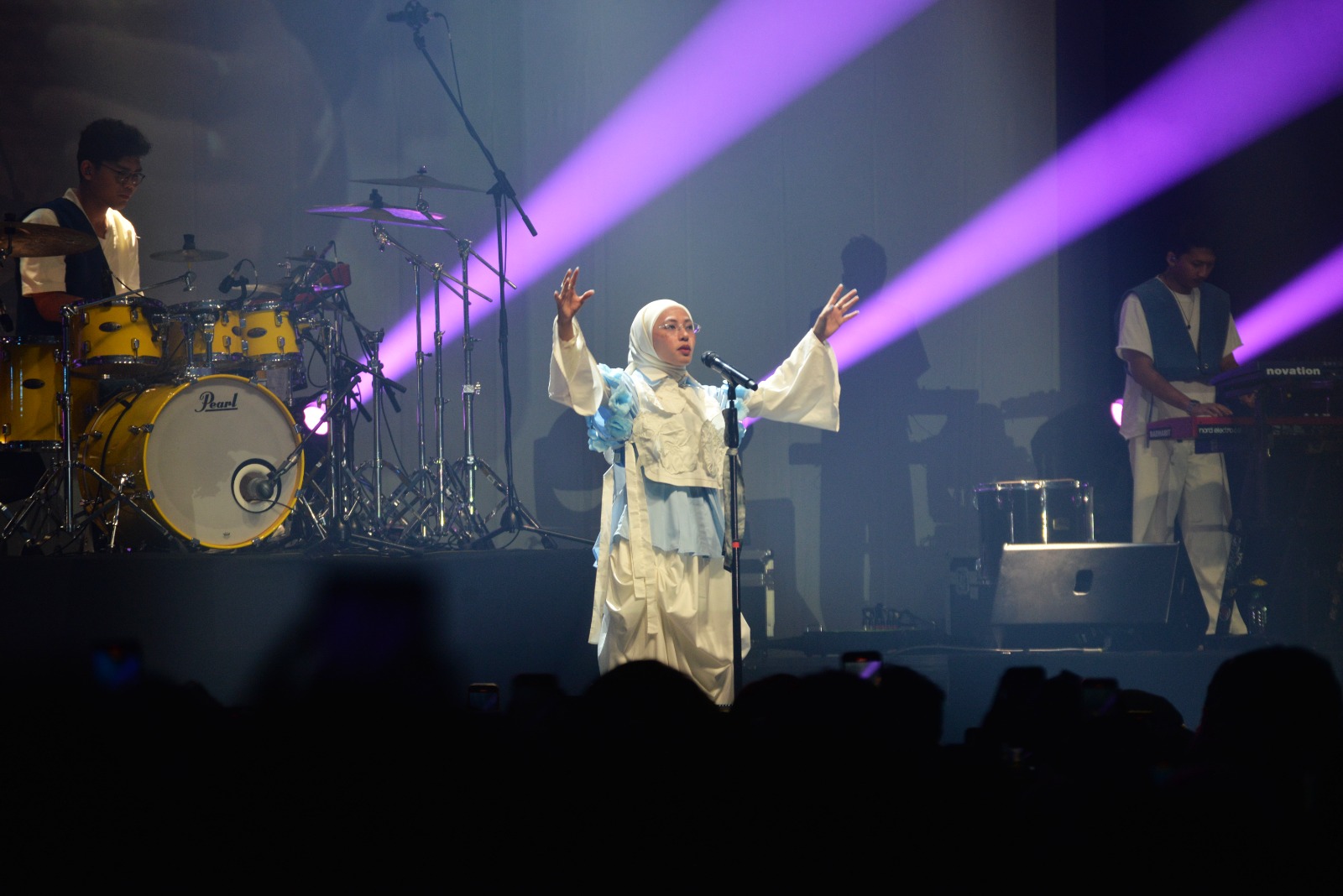 Magis anak kelahiran Makassar dirasai peminat ketika mengadakan konsert Feby Putri Vol 2 'Detik, Menit, Jam' Live in Kuala Lumpur.