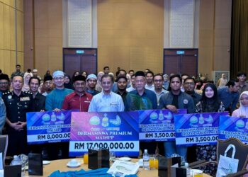 BUKIT MERTAJAM : Seramai 5,000 mahasiswa termasuk mereka yang belajar di luar negara menerima manfaat hasil pengagihan sumbangan berjumlah RM17 juta oleh Zakat Pulau Pinang (ZPP) menerusi Skim Dermasiswa Premium Majlis Agama Islam Negeri Pulau Pinang (MAINPP).