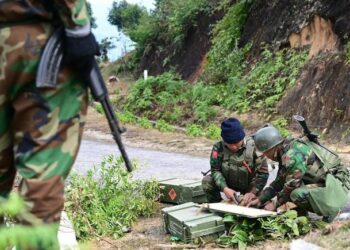 PERIKATAN kumpulan bersenjata etnik minoriti termasuk Tentera Pembebasan Kebangsaan Ta'ang, memperbaharui serangan terhadap tentera di negeri Shan, utara Myanmar.- AFP