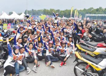 SEBAHAGIAN daripada peserta yang hadir di Program Himpunan RX-Z Members 6.0 di Kuala Nerus, Terengganu. – MINGGUAN/PUQTRA HAIRRY ROSLI