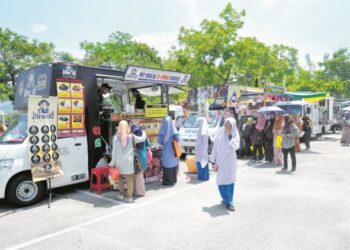 PENGUSAHA makanan seharusnya lebih peka terhadap kepentingan memperoleh pensijilan halal dalam meningkatkan keyakinan dan kepercayaan pelanggan.