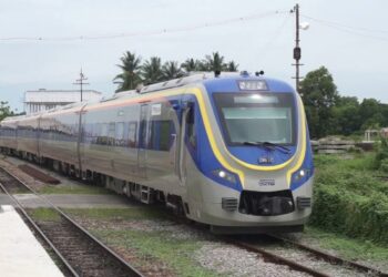 PENAMBAHBAIKAN pengangkutan kereta api dapat menarik lebih banyak pengguna kerana dilihat lebih fleksibel.